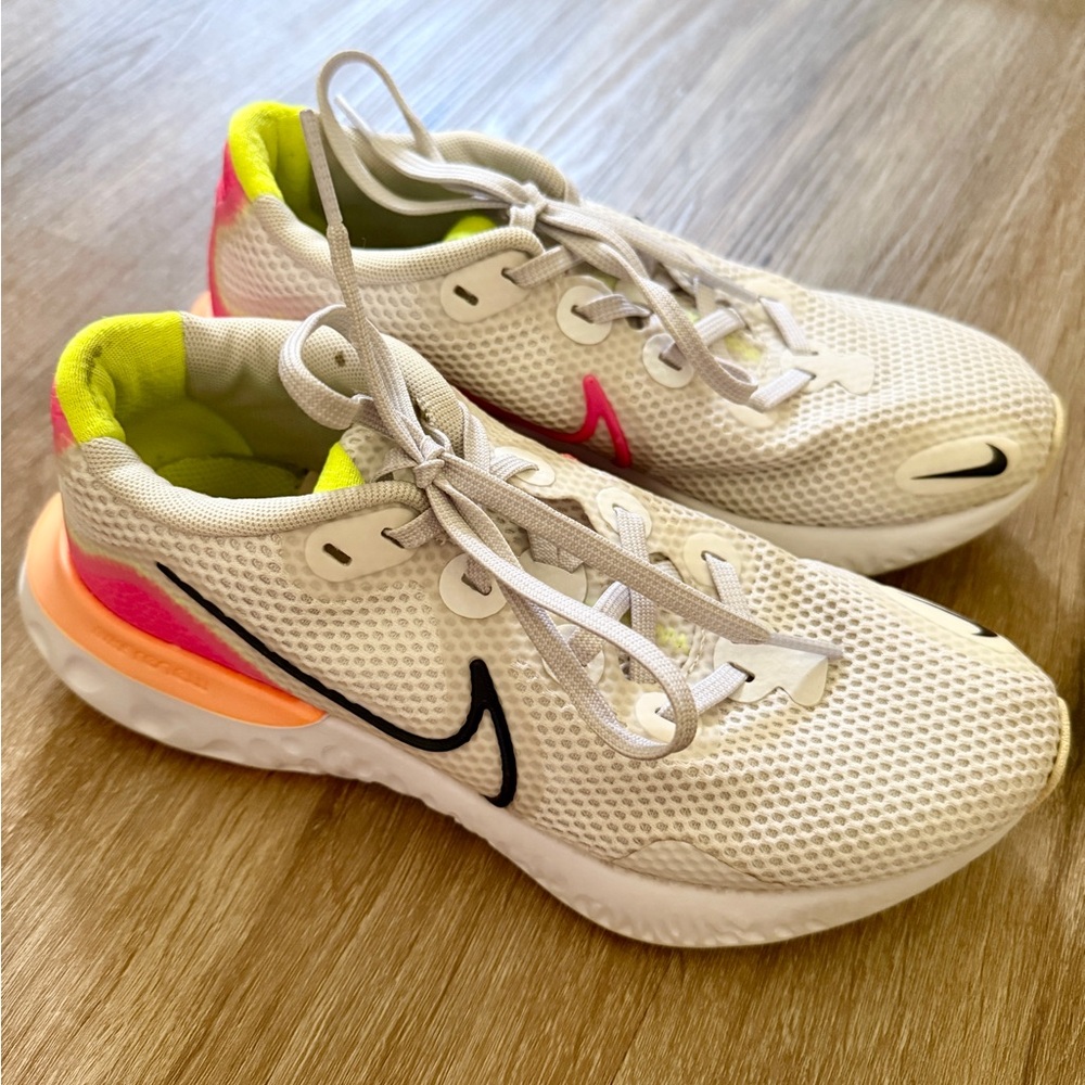 Nike Renew Run Women’s White Pink Orange Tennis Shoes Size 6